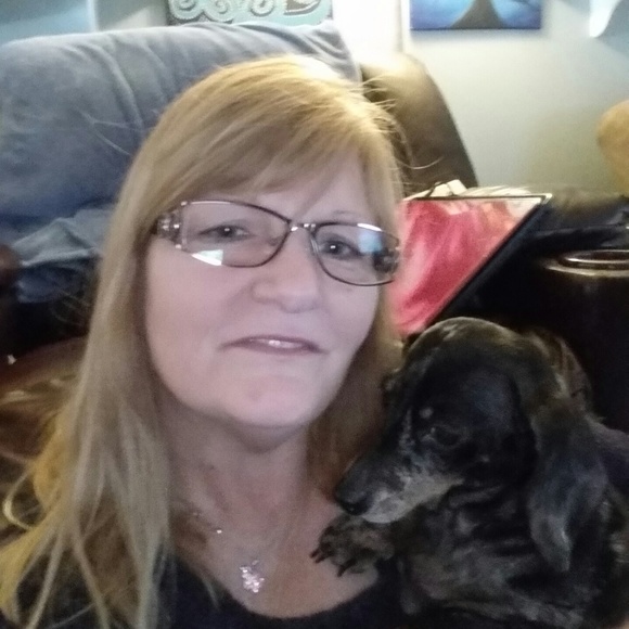 Meet your Posher, Julie - Picture 2 of 2